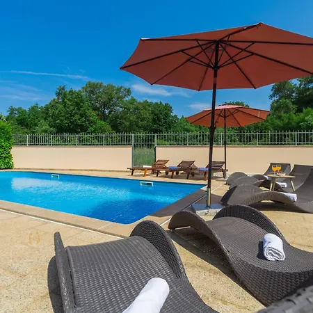 Marea 3 Mit Pool Und Meerblick Apartman Poreč