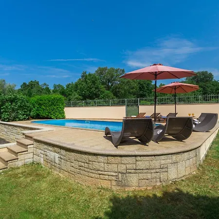 Marea 3 Mit Pool Und Meerblick Porec