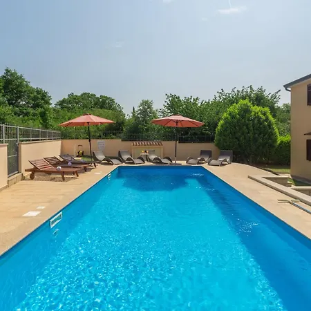 Marea 3 Mit Pool Und Meerblick Πόρετς
